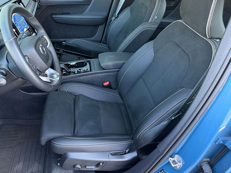 Volvo XC40 ULTIMATE DARK B4, PIXEL LED, N - fotka 11 z 25