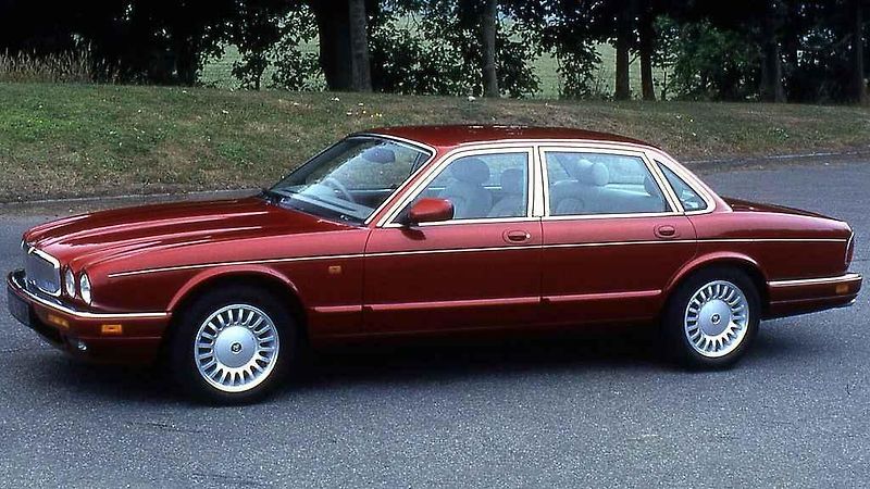 BMW 760Li.