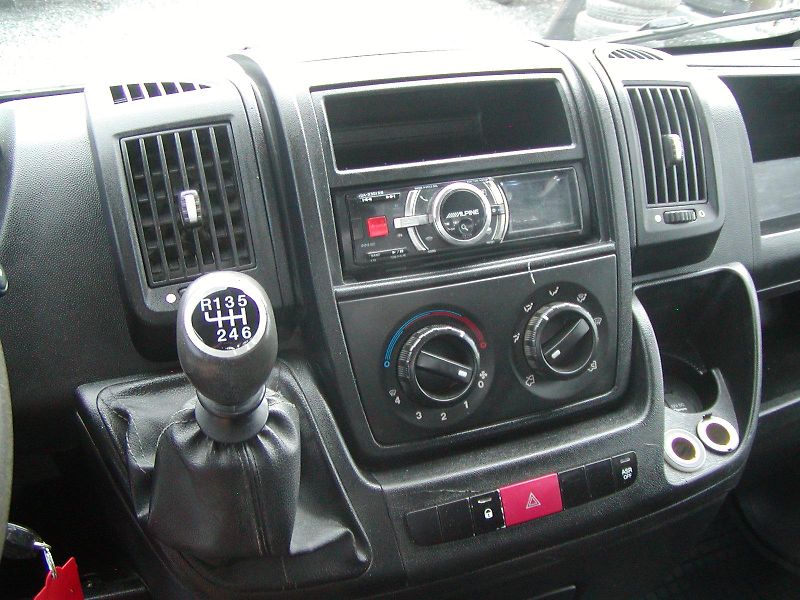 Peugeot Boxer (2015) 2.2 HDi,SKLOPKA, VÝB.STAV!! - fotka 59 z 74