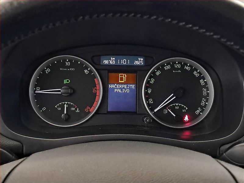 Škoda Fabia (2008) 1.4 TDI, Serv.kniha - fotka 11 z 15