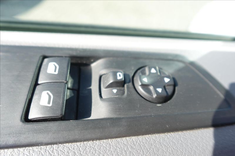 Citroën Jumpy 2,0 HDI  8 MÍST L3H1 KLIMA - fotka 26 z 37