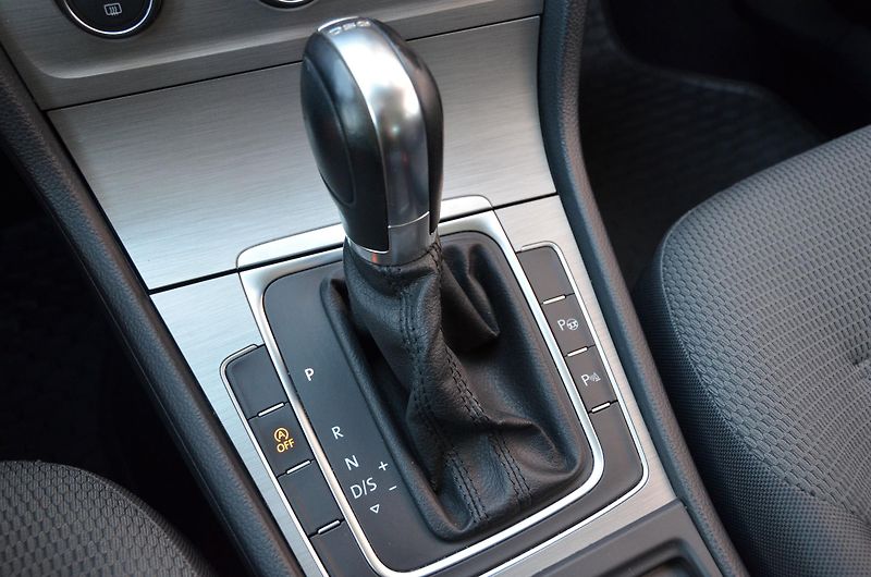 Volkswagen Golf (2014) 2.0 TDi 110kW DSG Comfortline - fotka 27 z 43