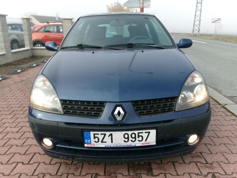 Renault Clio (2003) 1,2 16V AUTOKLIMA - fotka 3 z 21