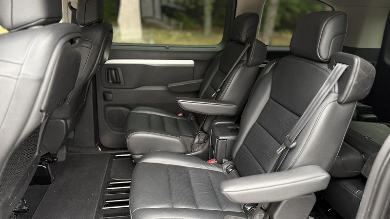 Opel Zafira (2022) - fotka 7 z 16