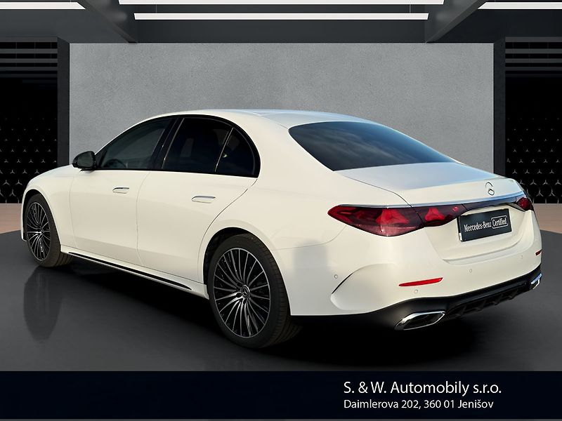Mercedes-Benz Třídy E E 220 d 4MATIC - fotka 7 z 35