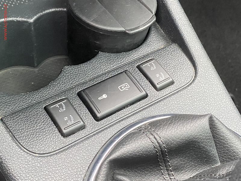 Škoda Roomster (2014) 1.2 TSi, Scout, +kola, panor - fotka 14 z 18
