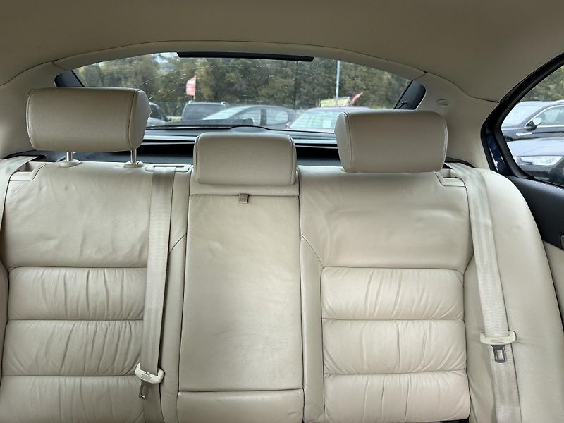 Škoda Octavia 2.0 TDI DSG - fotka 17 z 23