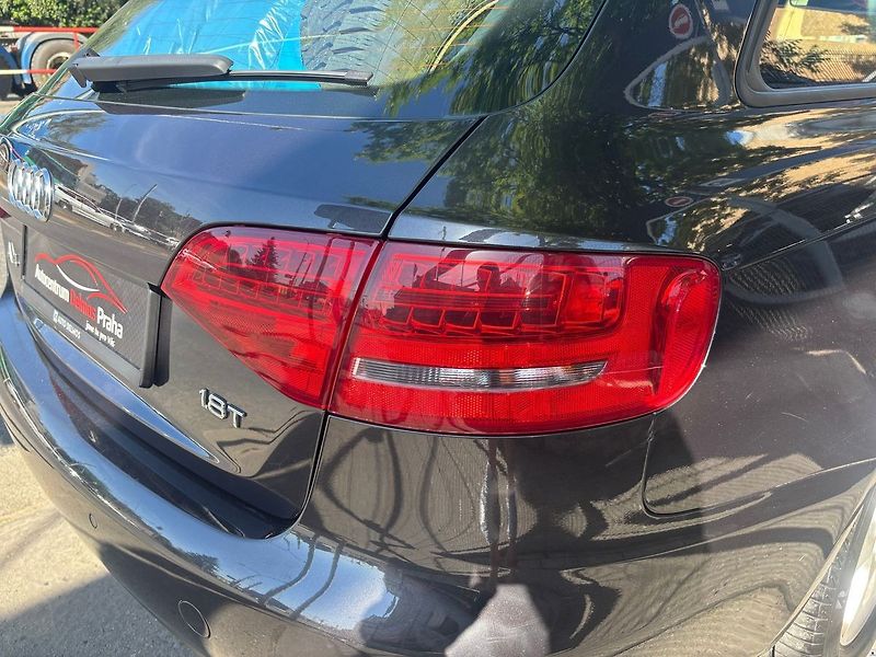 Audi A4 1.8TSi/2010/S.KNIHA-MAN6-2.MAJ - fotka 41 z 46