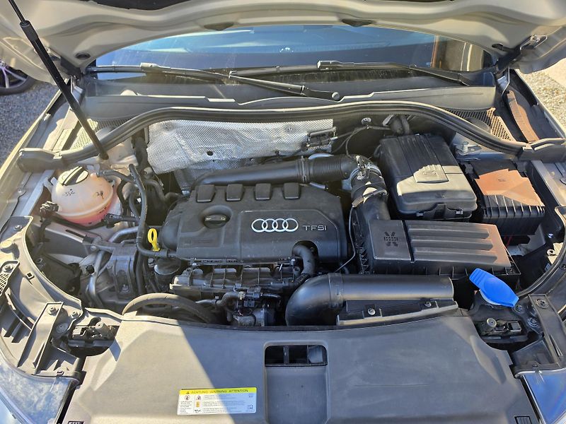 Audi Q3 2.0 TFSI led S Tronic kei - fotka 22 z 24