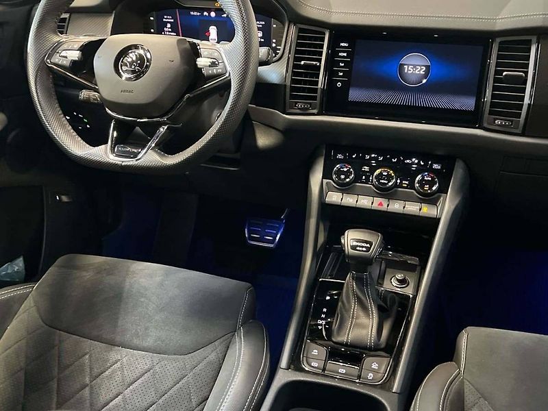 Škoda Kodiaq (2024) 2.0 TDI Sportline Exclusive 4x - fotka 5 z 20