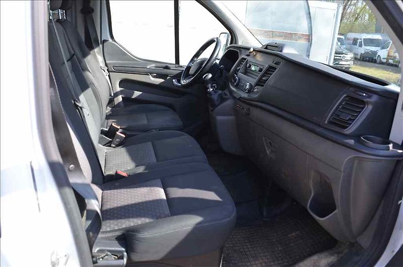 Ford Transit (2022) CUSTOM 2,0 D - fotka 12 z 21