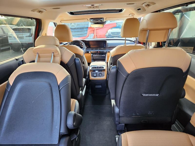 Kia Carnival 9 míst-TOP výbava - SKLADEM - fotka 24 z 27
