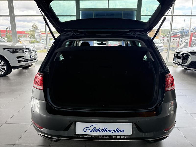 Volkswagen Golf 1,4   TSI,COMFORTLINE,SERVISKA - fotka 24 z 26