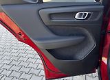 Volvo XC40 B4 FWD ULTRA DARK // 1. maj. - náhled 14