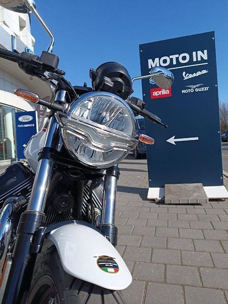 Moto Guzzi V 7 Stone Ten (2026) V7 Special Bianco 1969 - fotka 10 z 10