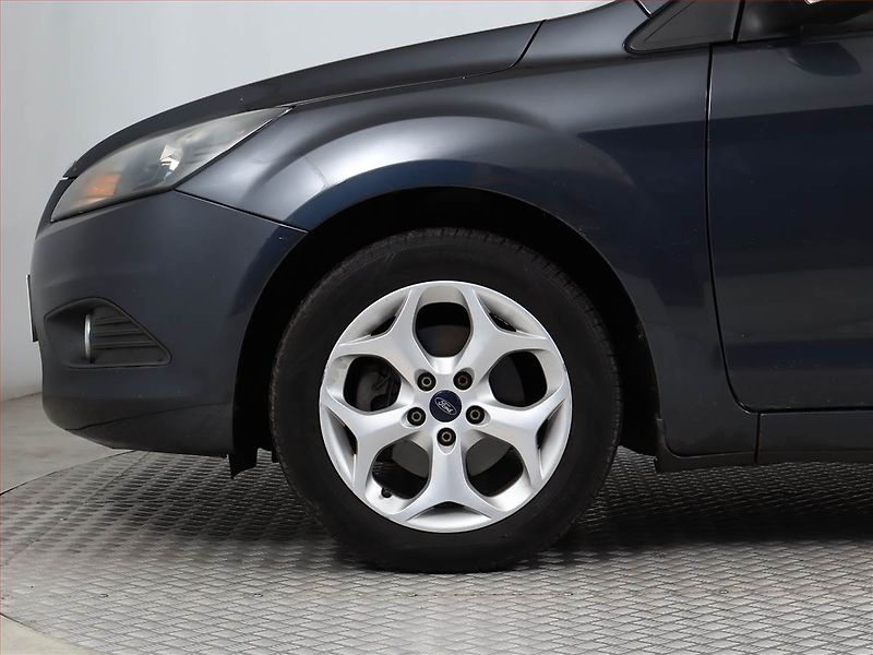 Ford Focus (2010) 1.6 i, LPG, po STK - fotka 11 z 13