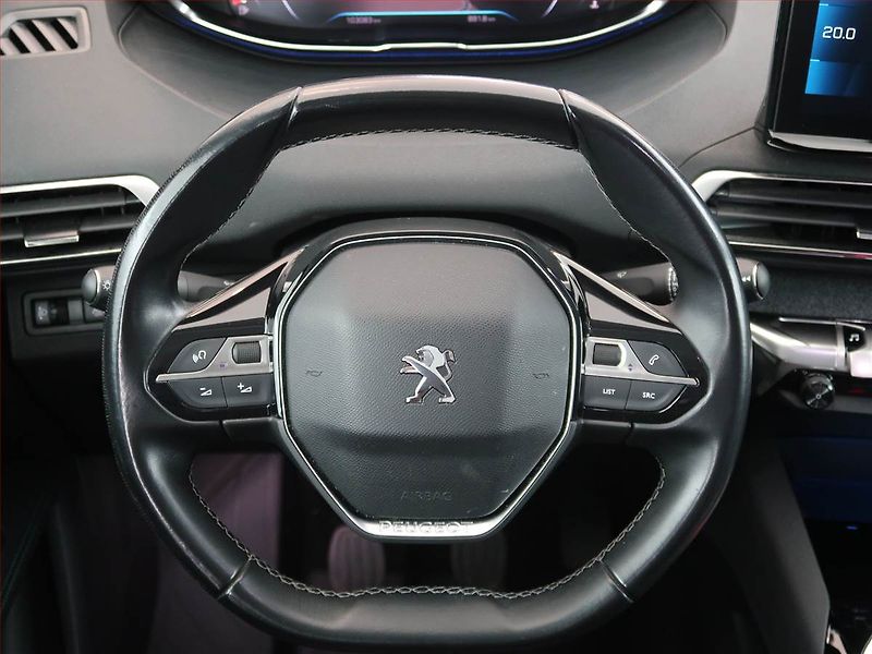 Peugeot 3008 (2022) Allure Pack 1.2 PureTech - fotka 17 z 21