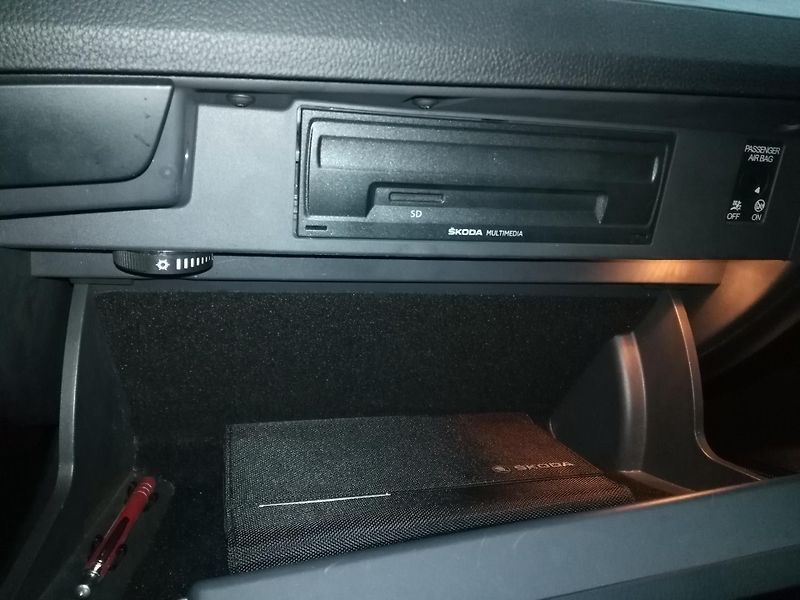 Škoda Superb 2,0 TDI 4x4 /140 kW/ - fotka 29 z 40