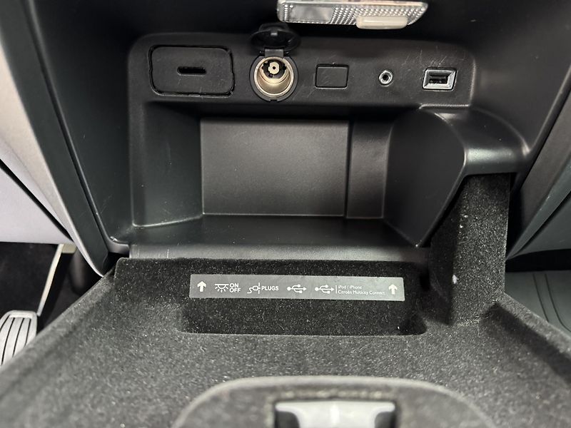 Citroën C4 Picasso (2014) 1.6VTi.88KW,SERVISKA,2SADY KOL - fotka 18 z 42