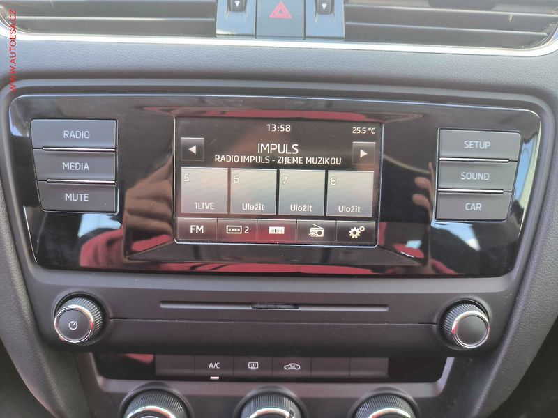 Škoda Octavia (2014) 1.4 TSi, Ambition, +kola - fotka 11 z 18