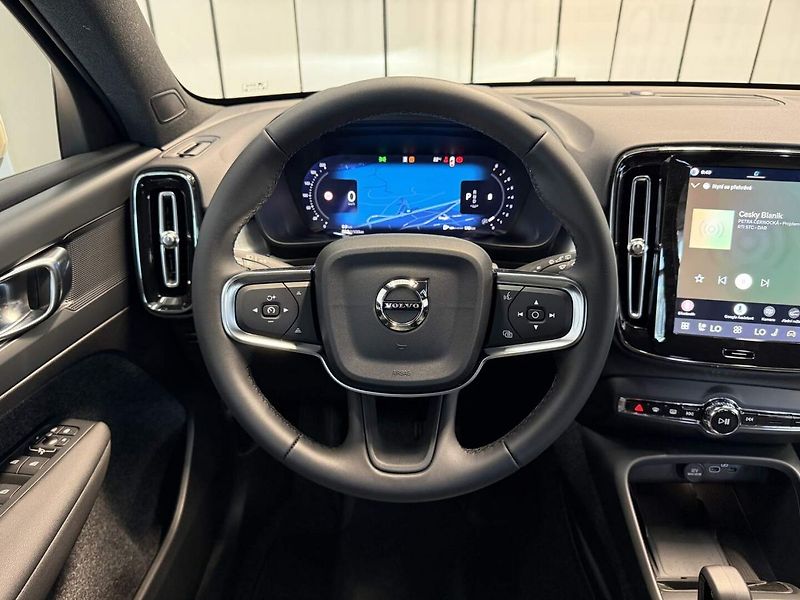 Volvo XC40 (2026) B3 2.0L 163 HP AT7 FWD CORE - fotka 6 z 21