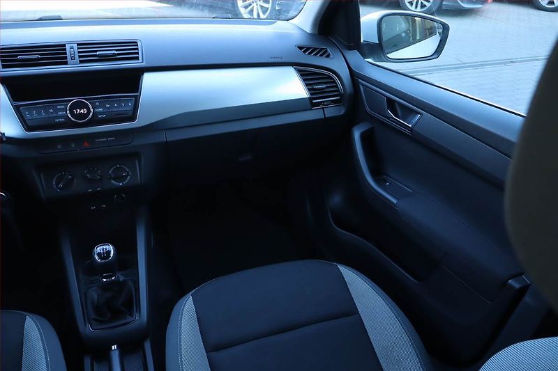 Škoda Fabia (2016) Ambition 1.2 TSI, Serv.kniha - fotka 8 z 18