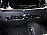 Volvo S60 2,0 B5 AWD Ultimate Dark ČR - náhled 17