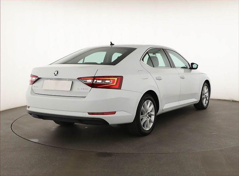 Škoda Superb (2019) Style 2.0 TDI, Automat, Navi - fotka 5 z 16