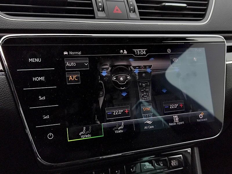 Škoda Superb (2023) Combi L&K 2,0 Tsi 206 Kw 4x4 D - fotka 16 z 43