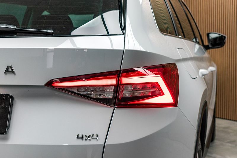 Škoda Kodiaq 2.0 TDI 4x4*STYLE*TAŽNÉ*ČR 1.M - fotka 44 z 49