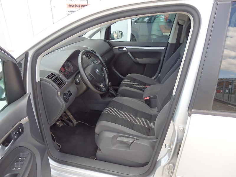 Volkswagen Touran 1.4 TSI DIGI.KLIMA, 7 MÍST - fotka 6 z 16
