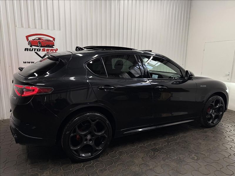 Alfa Romeo Stelvio VELOCE 154kW Q4 PANO H&K R21 - fotka 9 z 42