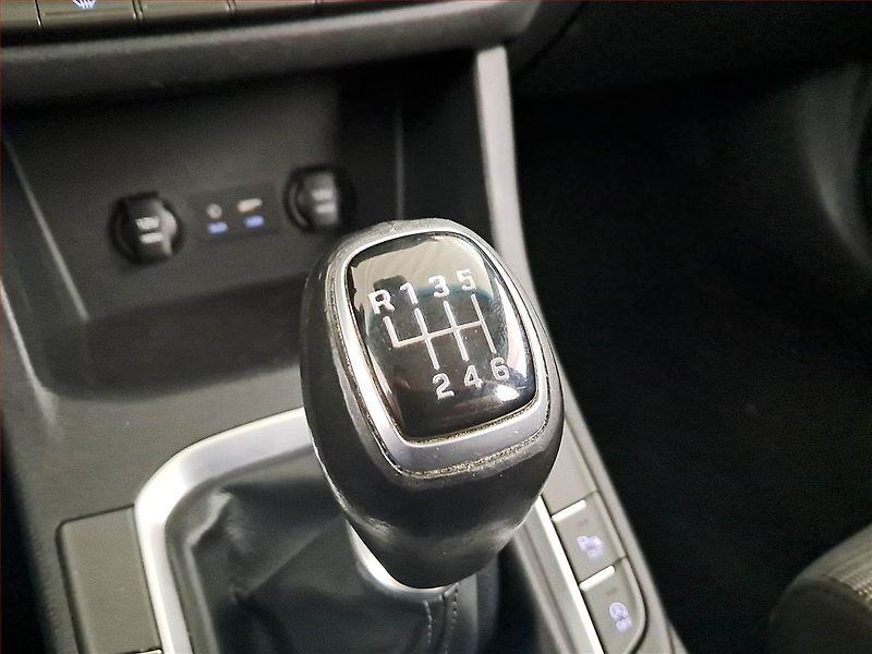 Hyundai i30 (2018) 1.0 T-GDI, Serv.kniha - fotka 17 z 20