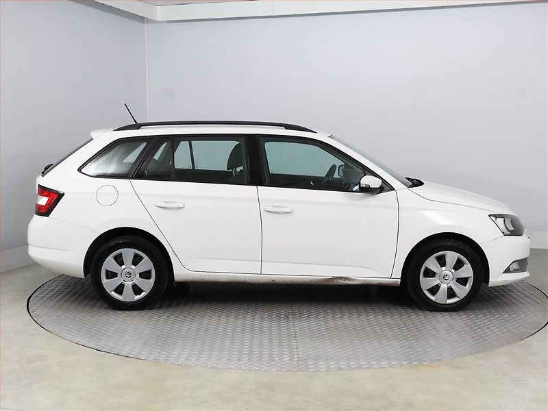Škoda Fabia (2017) Ambition 1.4 TDI, Serv.kniha - fotka 6 z 10