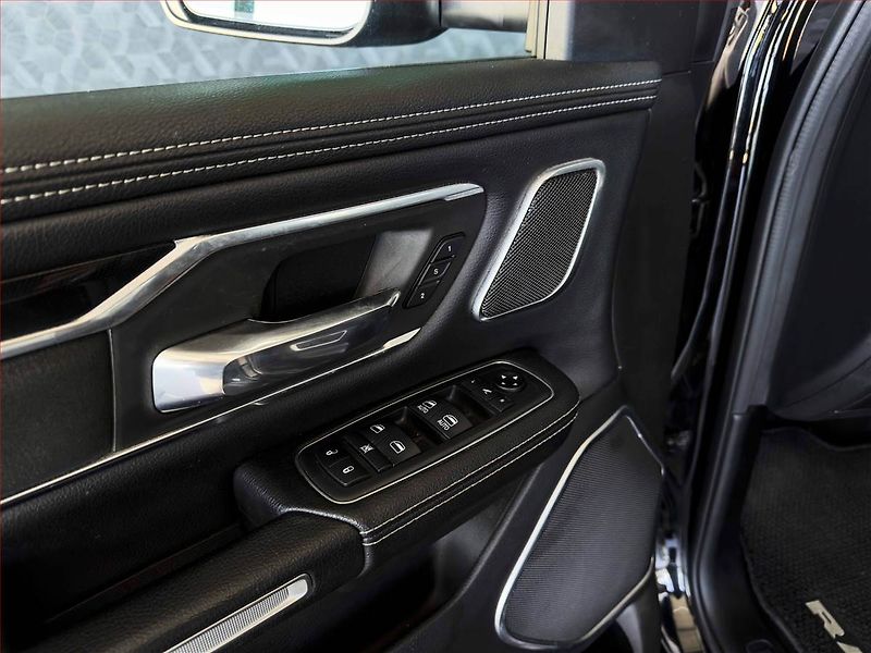 RAM 1500 (2019) 5.7 V8 Hemi - fotka 13 z 22