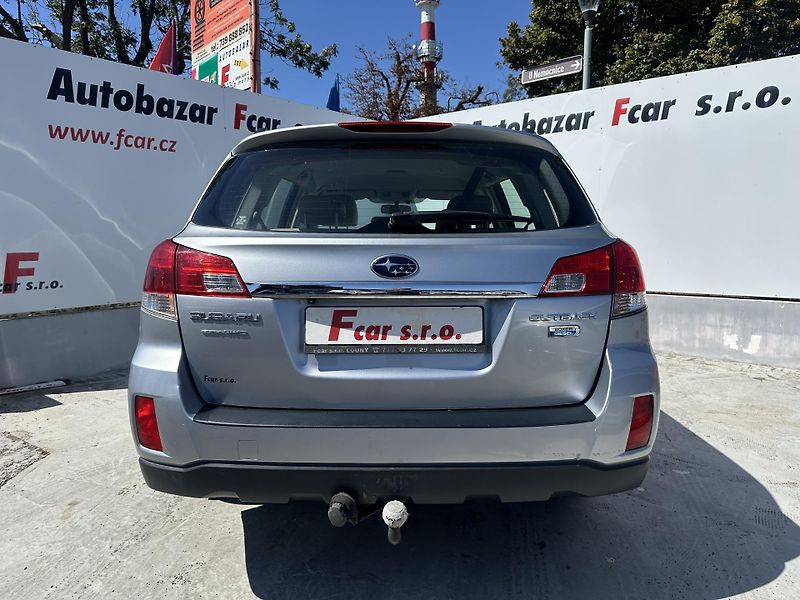 Subaru Outback (2012) 2.0 D 4x4 manual  - fotka 7 z 30