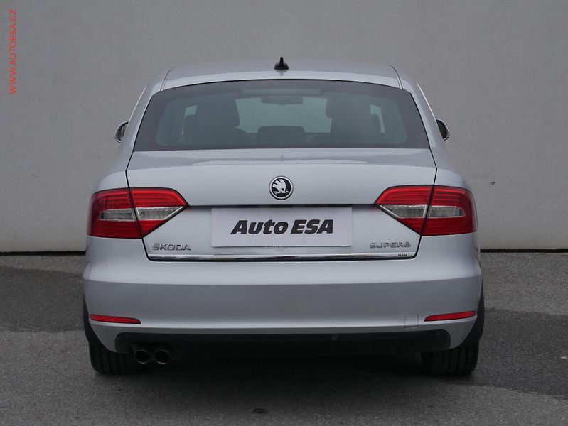 Škoda Superb (2013) 2.0 TDi 4x4, ČR, Elegance - fotka 5 z 22