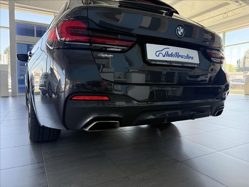BMW Řada 5 3,0   530xDrive,Mpaket,4x4,Las - fotka 7 z 45
