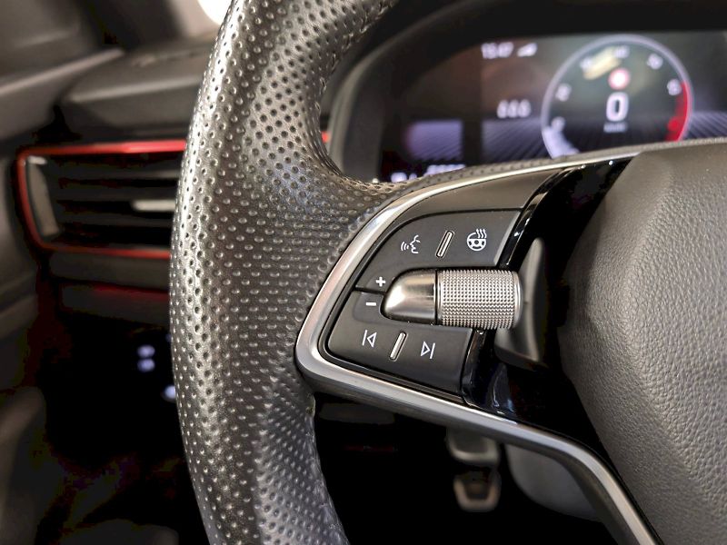 Škoda Kamiq (2025) 1.0 TSI 85 kW Monte Carlo - fotka 8 z 29
