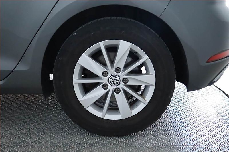 Volkswagen Golf (2017) 1.4 TSI, Serv.kniha, Tempomat - fotka 15 z 23