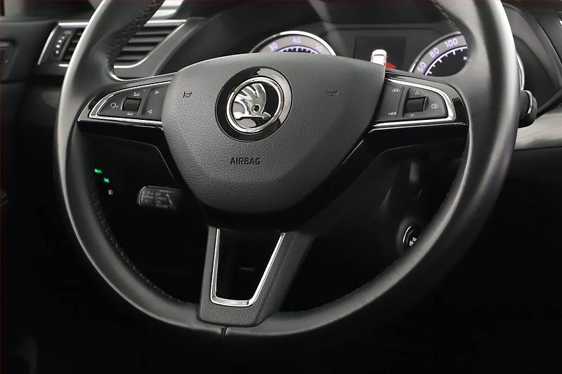 Škoda Superb (2019) Style 2.0 TSI, Automat - fotka 14 z 17