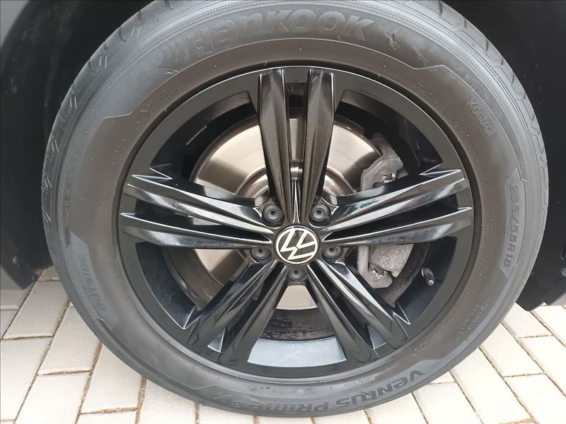 Volkswagen Tiguan 2,0 TDI,147KW,URBAN SPORT,4X4 - fotka 25 z 48
