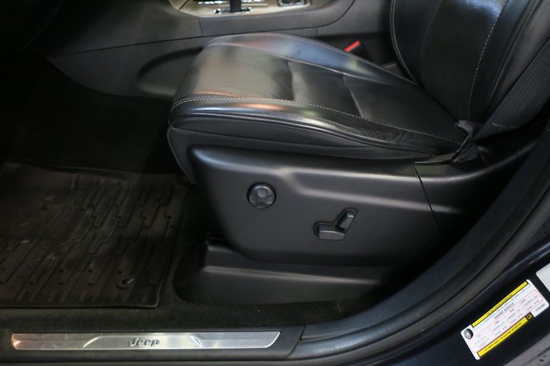 Jeep Grand Cherokee (2016) 3.0TD V6 140 kW ČR VZDUCH - fotka 11 z 50