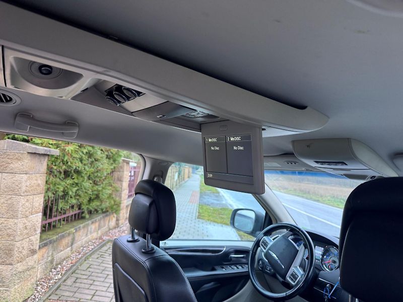 Chrysler Town & Country (2014) 3,6 RT Penta DVD 2014 - fotka 13 z 23