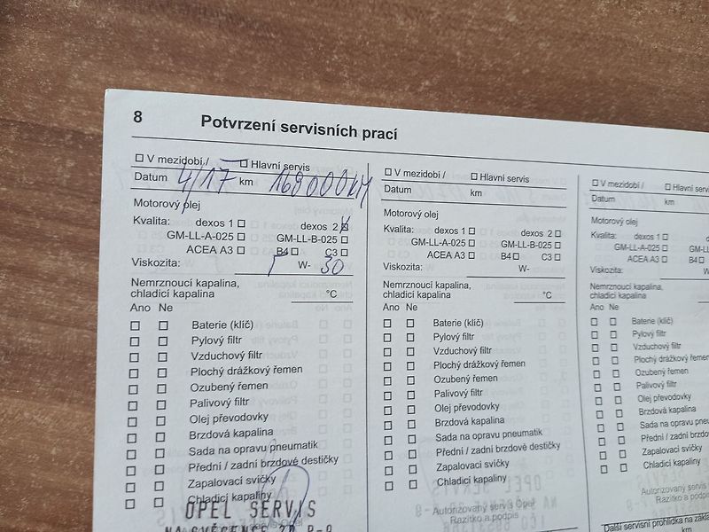 Opel Insignia 2.0 CDTI ST Edition - fotka 28 z 31