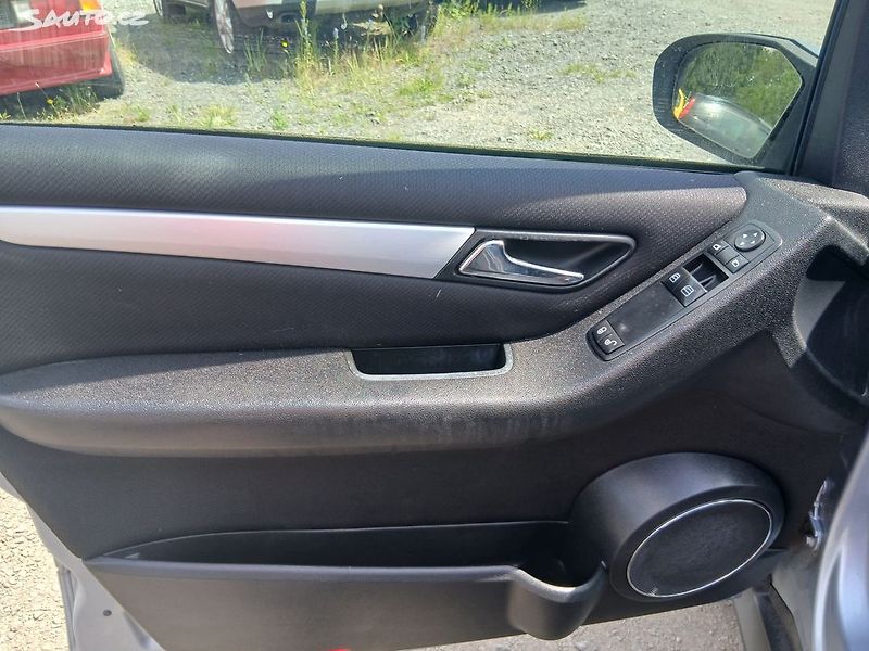Mercedes-Benz Třídy B 1.7i, KLIMATRONIC - fotka 15 z 31