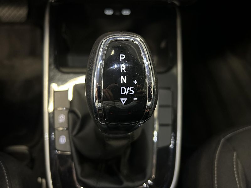 Škoda Fabia (2022) 1.0TSi DSG Style LED SmartLink - fotka 10 z 28