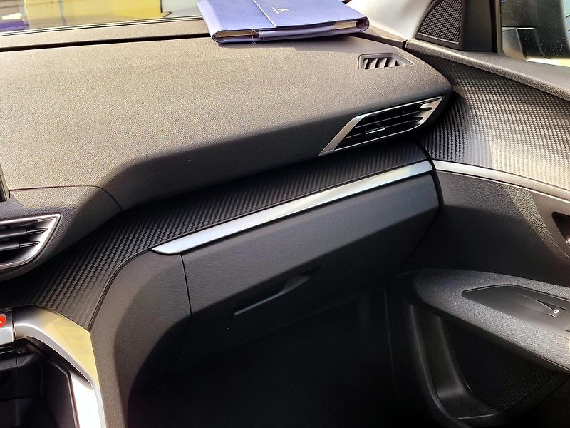 Peugeot 3008 HDi 96kW NAVi, BUSINESS - fotka 32 z 49