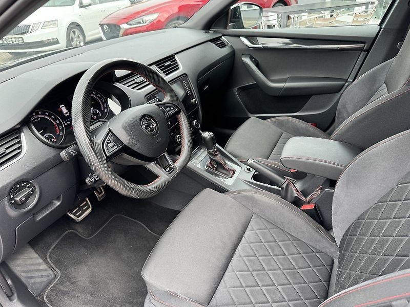 Škoda Octavia (2018) RS 2.0 TDi DSG ACC LED 135kW - fotka 27 z 50