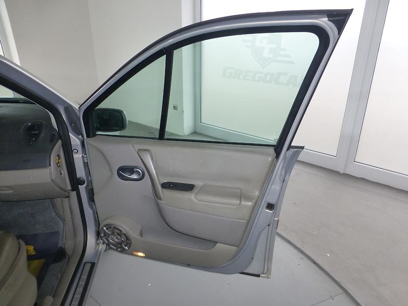 Renault Scénic (2003) 1,6 16V-83KW**DIGI**ALU**TAŽNÉ - fotka 19 z 27